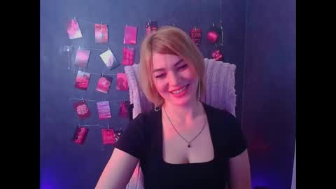 Snapshot of jennifer_cuttie chatting on March 12, 6:52 am Jennifer online show from March 12, 6:52 am