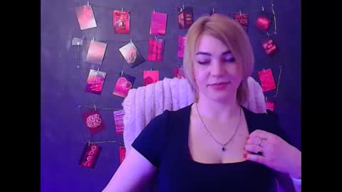 Snapshot of jennifer_cuttie chatting on March 18, 12:41 pm Jennifer online show from March 18, 12:41 pm