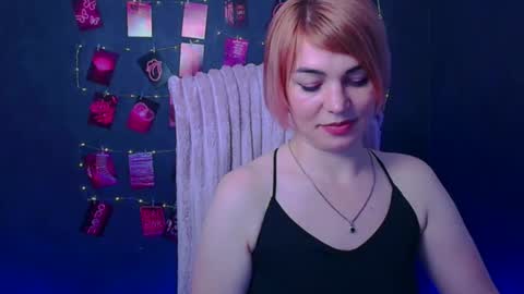 Snapshot of jennifer_cuttie chatting on April 2, 11:46 pm Jennifer online show from April 2, 11:46 pm