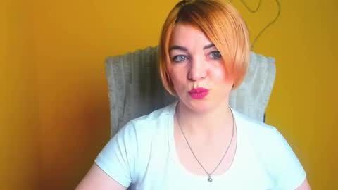 Snapshot of jennifer_cuttie chatting on April 6, 11:44 am Jennifer online show from April 6, 11:44 am