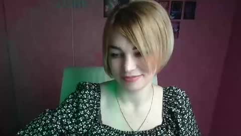 Snapshot of jennifer_cuttie chatting on April 8, 11:54 am Jennifer online show from April 8, 11:54 am