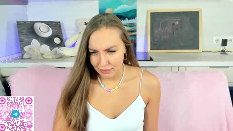 Jennifer hayess online show from April 11, 2:38 am