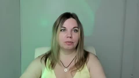 Jennifer online show from October 18, 5:43 am