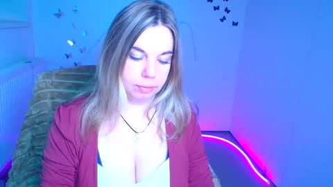 Jennifer online show from May 4, 5:58 am
