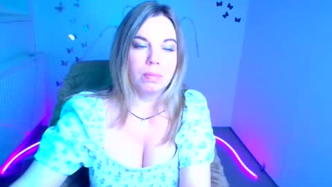 Jennifer online show from May 11, 12:11 pm