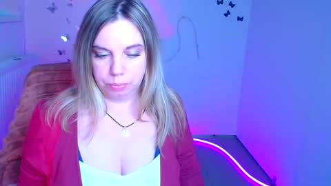 Jennifer online show from May 13, 11:51 am