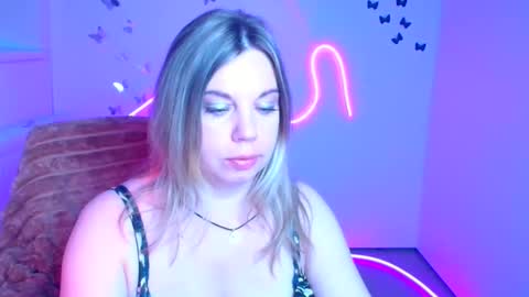 Jennifer online show from May 17, 5:49 am