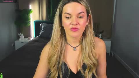 Snapshot of jennifer_perezz chatting on April 27, 9:07 am Jennifer Perezz online show from April 27, 9:07 am