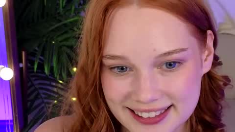 Snapshot of jennifer_shy_ chatting on October 10, 1:43 pm Jennifer online show from October 10, 1:43 pm