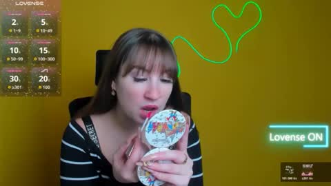 Jennifer online show from October 18, 5:43 am