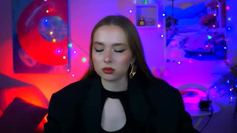 Jennifer online show from October 17, 1:35 pm