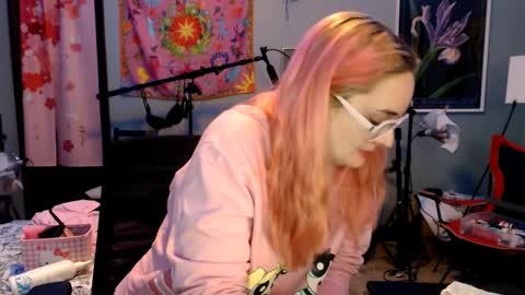 Jennifer Gwen online show from March 5, 1:31 am