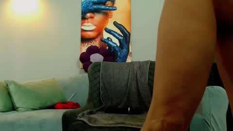 jenniferreys online show from November 26, 6:47 am