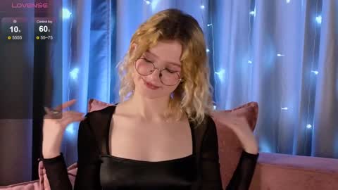 Snapshot of jenny_bunny_ chatting on December 8, 7:26 am jenny_bunny_ online show from December 8, 7:26 am