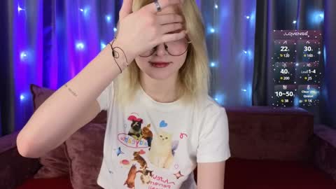 Snapshot of jenny_bunny_ chatting on December 22, 7:44 am jenny_bunny_ online show from December 22, 7:44 am