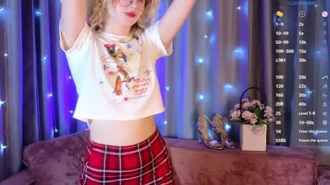 Snapshot of jenny_bunny_ chatting on January 5, 7:38 am jenny_bunny_ online show from January 5, 7:38 am