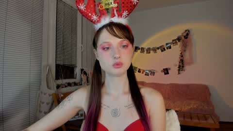 Jennifer Jenny Darling   online show from December 23, 6:27 pm