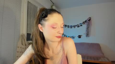 Jennifer Jenny Darling   online show from January 18, 7:15 pm