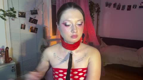 Jennifer Jenny Darling   online show from May 6, 6:13 pm