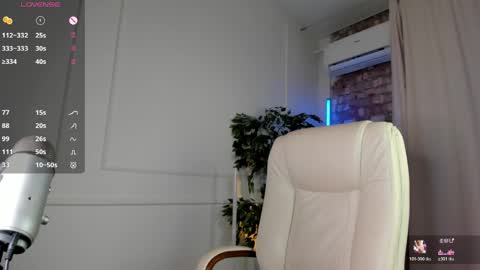 Snapshot of jenny_harringtons chatting on March 31, 7:09 am jenny_harringtons online show from March 31, 7:09 am