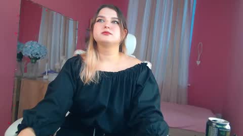Snapshot of jenny_smitx chatting on February 8, 10:50 am jenny_smitx online show from February 8, 10:50 am