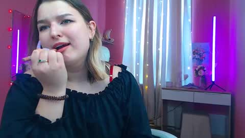 Snapshot of jenny_smitx chatting on March 5, 10:22 am jenny_smitx online show from March 5, 10:22 am
