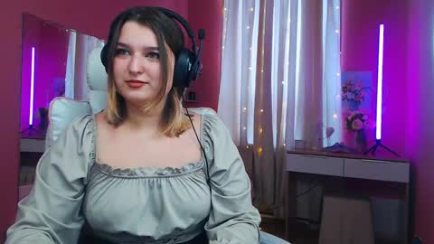 Snapshot of jenny_smitx chatting on March 7, 10:35 am jenny_smitx online show from March 7, 10:35 am