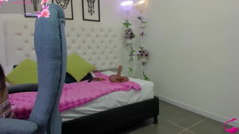 Snapshot of jenny_stark chatting on October 20, 11:10 am jenny_stark online show from October 20, 11:10 am