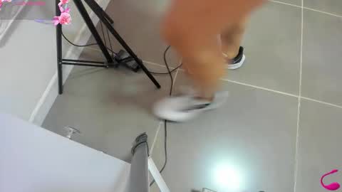 Snapshot of jenny_stark chatting on October 25, 11:07 am jenny_stark online show from October 25, 11:07 am