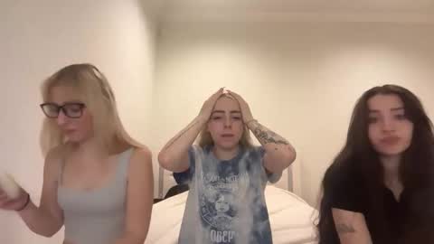 jennyblair07 online show from February 10, 6:45 pm