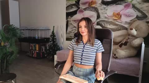 Snapshot of jennycutey chatting on January 19, 4:33 am jennycutey online show from January 19, 4:33 am