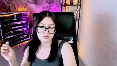 Snapshot of jennygibson chatting on May 28, 6:00 am JENNY online show from May 28, 6:00 am