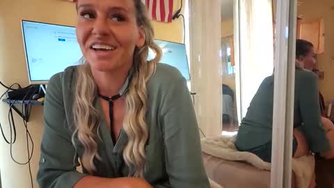 Jennythanksyou online show from May 15, 1:56 am