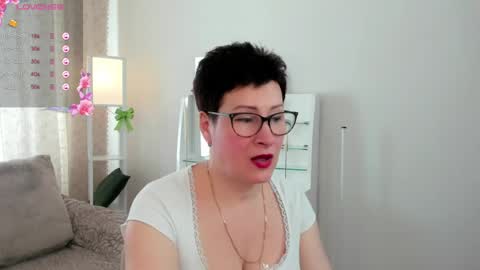 Jenny online show from April 29, 8:18 am
