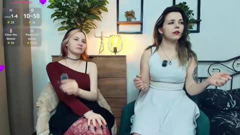 Snapshot of jennysmoneferro chatting on February 9, 9:13 am Jennys - you can call me Jenny or Jenn online show from February 9, 9:13 am