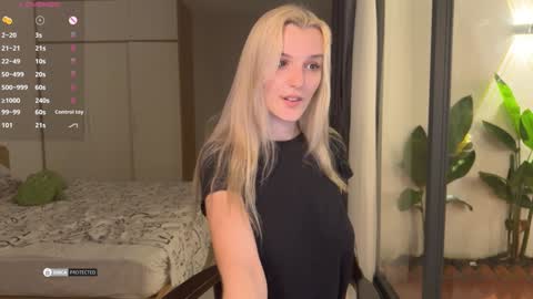 Snapshot of jennytime chatting on December 12, 5:04 pm Jen  online show from December 12, 5:04 pm