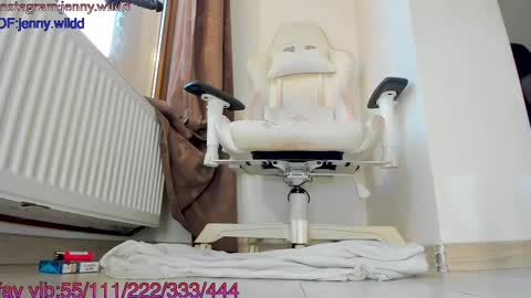 infamous blondiechloe.             Jennyjennywildd online show from February 20, 9:11 am