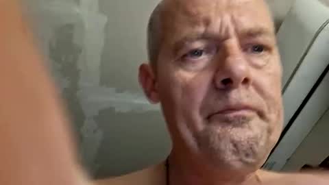 jeraldlovell79 online show from April 3, 11:30 am