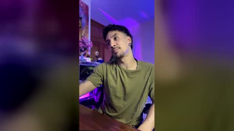 Snapshot of jeremmy_mclayne chatting on April 2, 12:41 am Jeremmy online show from April 2, 12:41 am