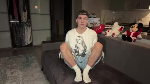 jeremy1scott online show from November 16, 3:34 am