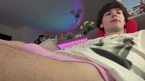 Snapshot of jeremy1scott chatting on February 15, 3:25 am jeremy1scott online show from February 15, 3:25 am