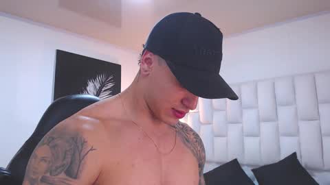 Snapshot of jeremy_lane chatting on February 25, 11:36 pm Jeremy lane online show from February 25, 11:36 pm