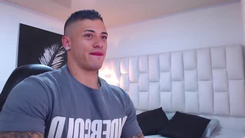 Snapshot of jeremy_lane chatting on April 1, 11:13 pm Jeremy lane online show from April 1, 11:13 pm