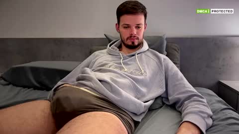 Snapshot of jerked_letto chatting on January 10, 10:39 am jerked_letto online show from January 10, 10:39 am