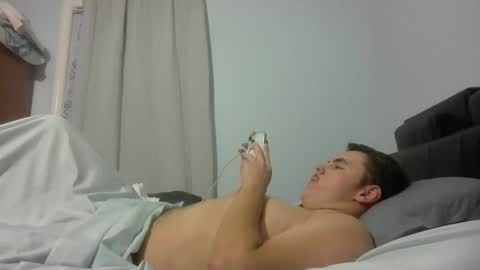 Snapshot of jerkjon1692 chatting on November 17, 8:20 am jerkjon1692 online show from November 17, 8:20 am