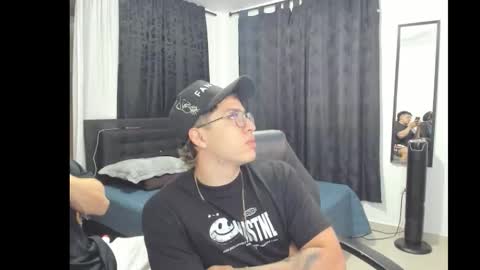 jeroo__ online show from December 23, 1:58 am