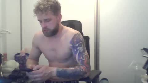 Snapshot of jerryalise chatting on February 8, 5:00 am jerryalise online show from February 8, 5:00 am