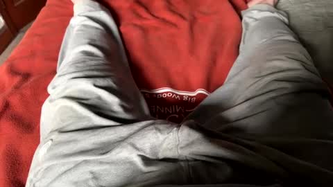 Jeremys room chill and puff one enjoy online show from December 17, 4:43 pm