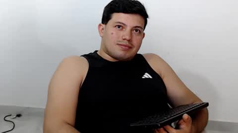 Snapshot of jertbear chatting on April 6, 5:41 am ItsJert Bear online show from April 6, 5:41 am