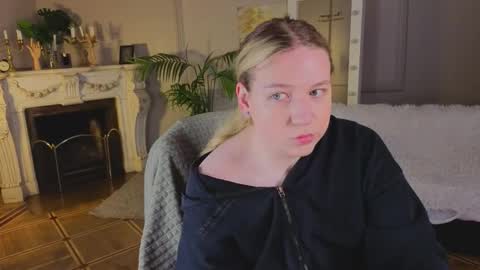 jes_solar online show from October 8, 11:52 am